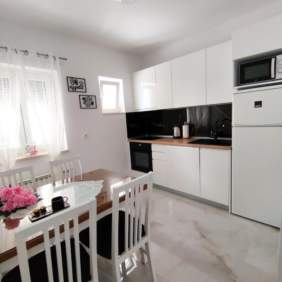 Apartman Rivana Baška Voda Exterior foto