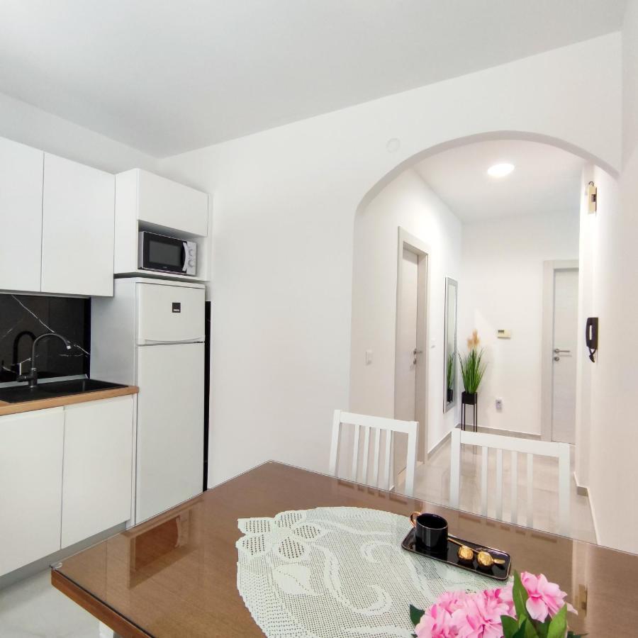 Apartman Rivana Baška Voda Exterior foto